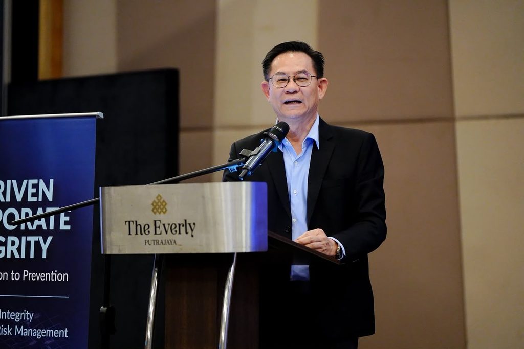 AI-Driven Corporate Integrity Seminar - Teh Chau Chin Speaking